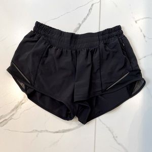 Lululemon Hotty Hot Low-Rise Short 2.5”